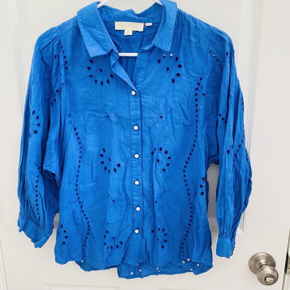 Forever That Girl Shirt Womens Small Linen Blue Eyelet Lace Embroidered Pearl - Picture 1 of 5